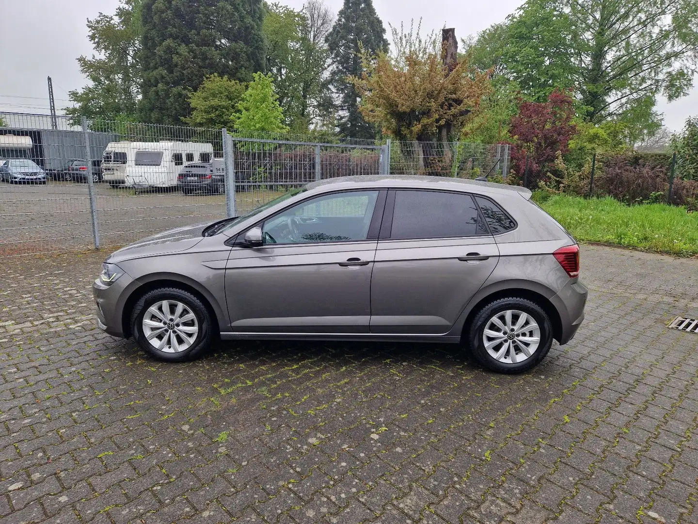 Volkswagen Polo Highline VI DSG/LED/NAVI/ACC/SHZ/DAB Grijs - 2