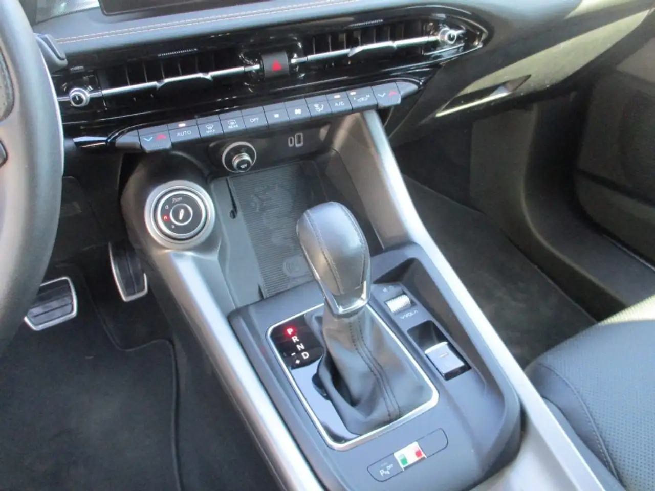 Alfa Romeo Tonale 2026 — фото 11