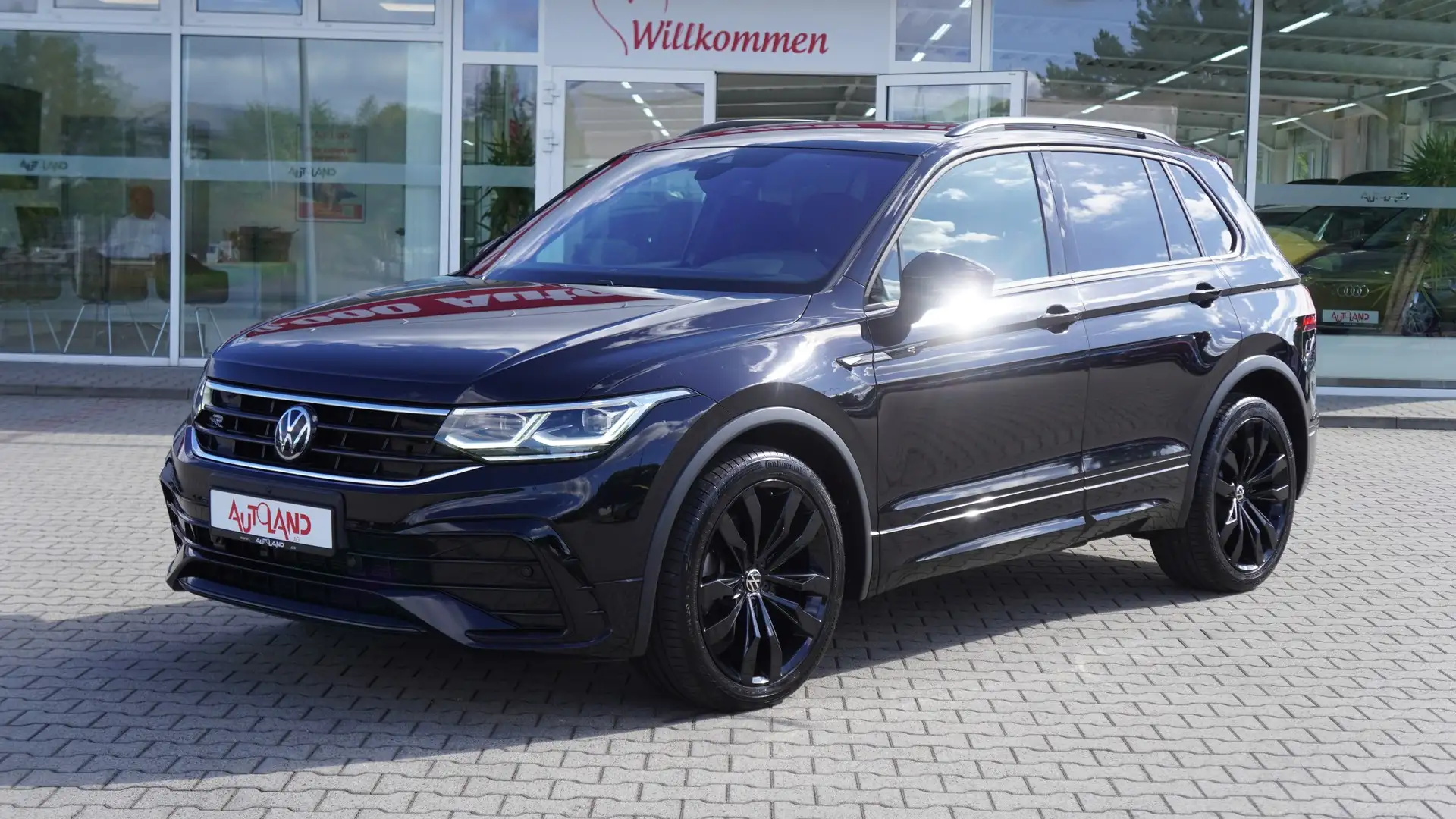 Volkswagen Tiguan 2.0 TSI R-Line 4Motion Matrix Navi 360° Schwarz - 2
