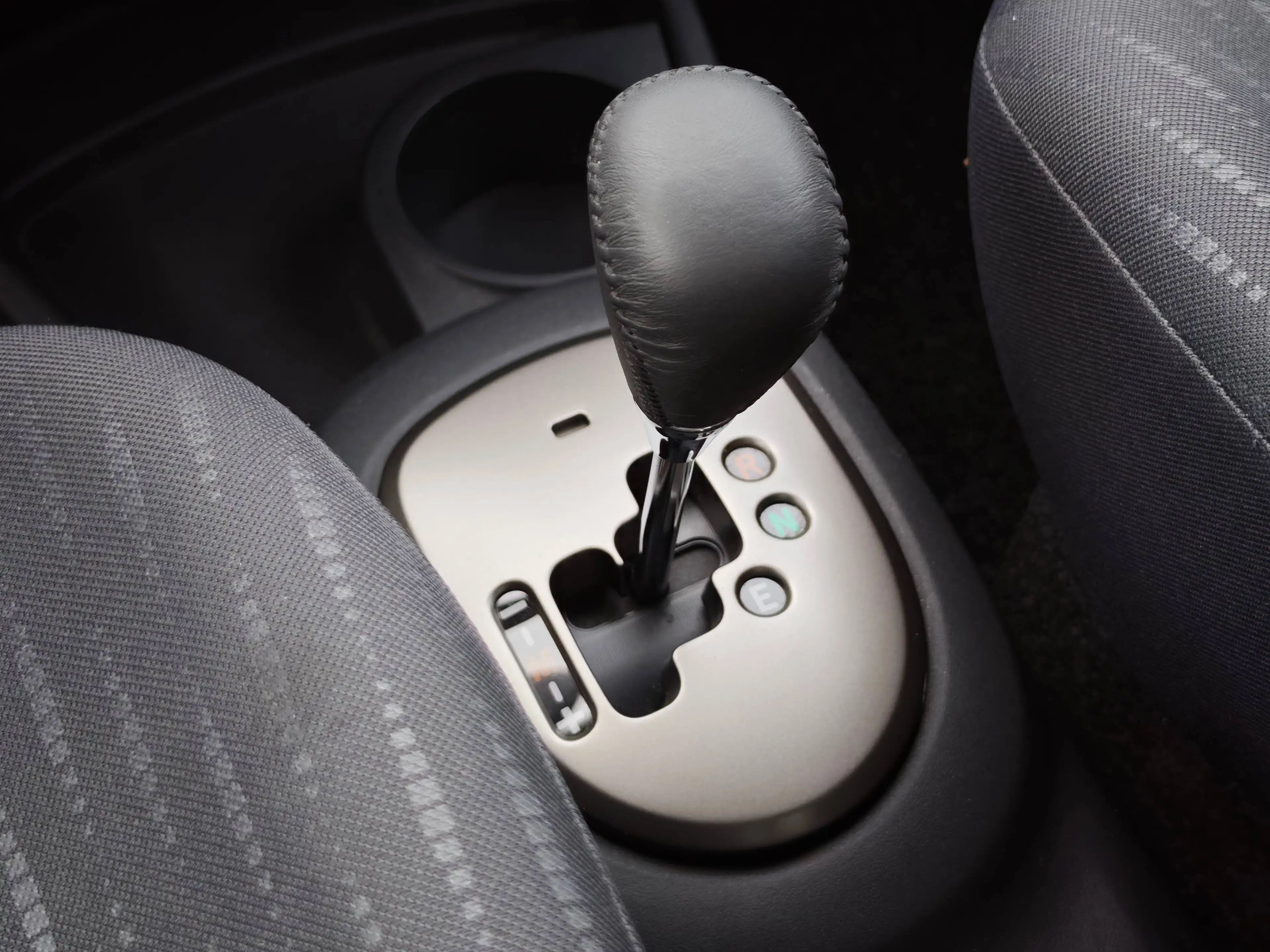 Toyota Yaris Sol 1. Hand  Automatik Klima Top Zustand — photo 6