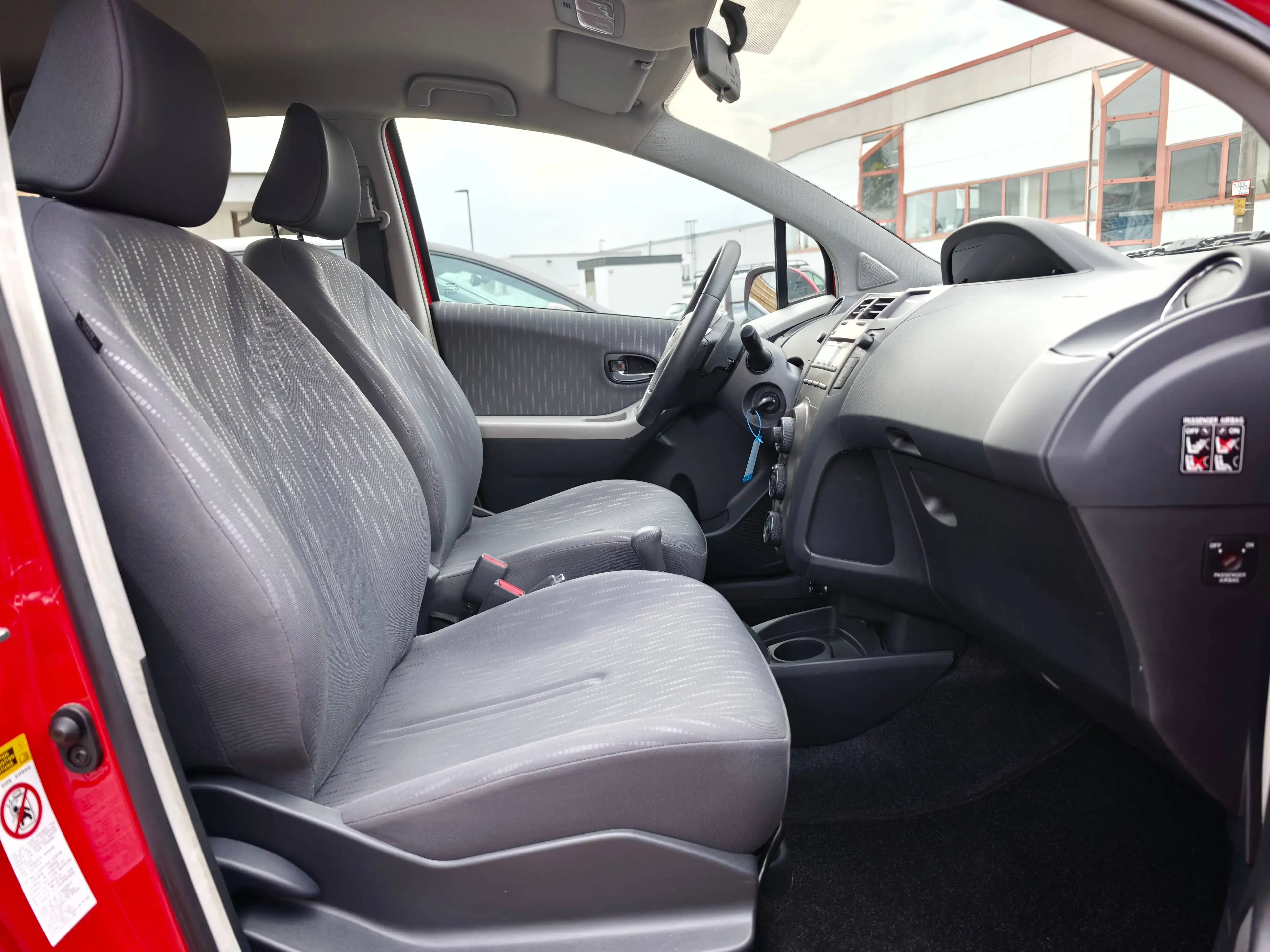 Toyota Yaris Sol 1. Hand  Automatik Klima Top Zustand — photo 14