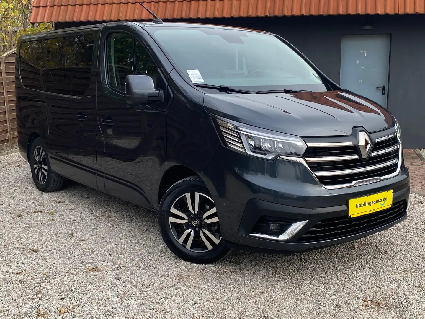 Renault Trafic 2.0 SpaceClass 8-Sitze Sitze drehbar AHK LED - 2