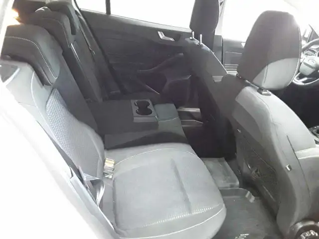 Ford Focus view 14