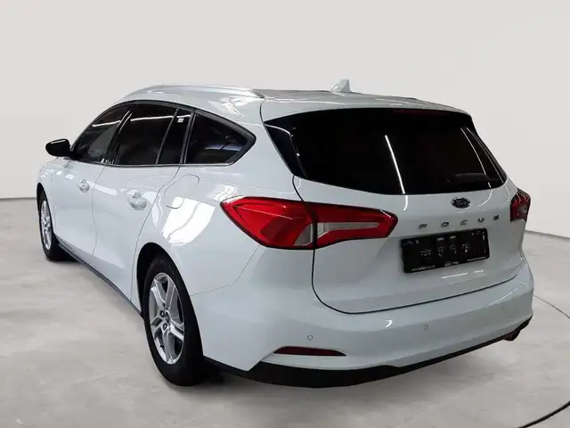 Ford Focus view 5