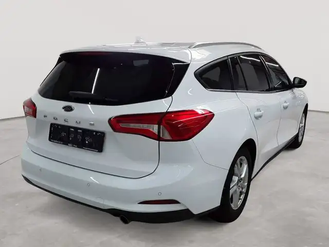 Ford Focus view 4