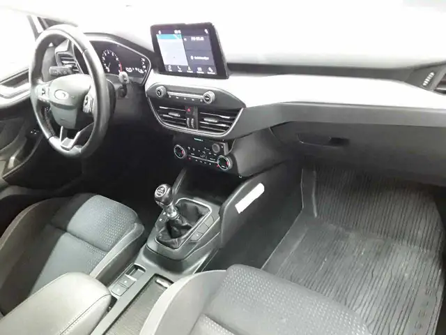 Ford Focus view 9