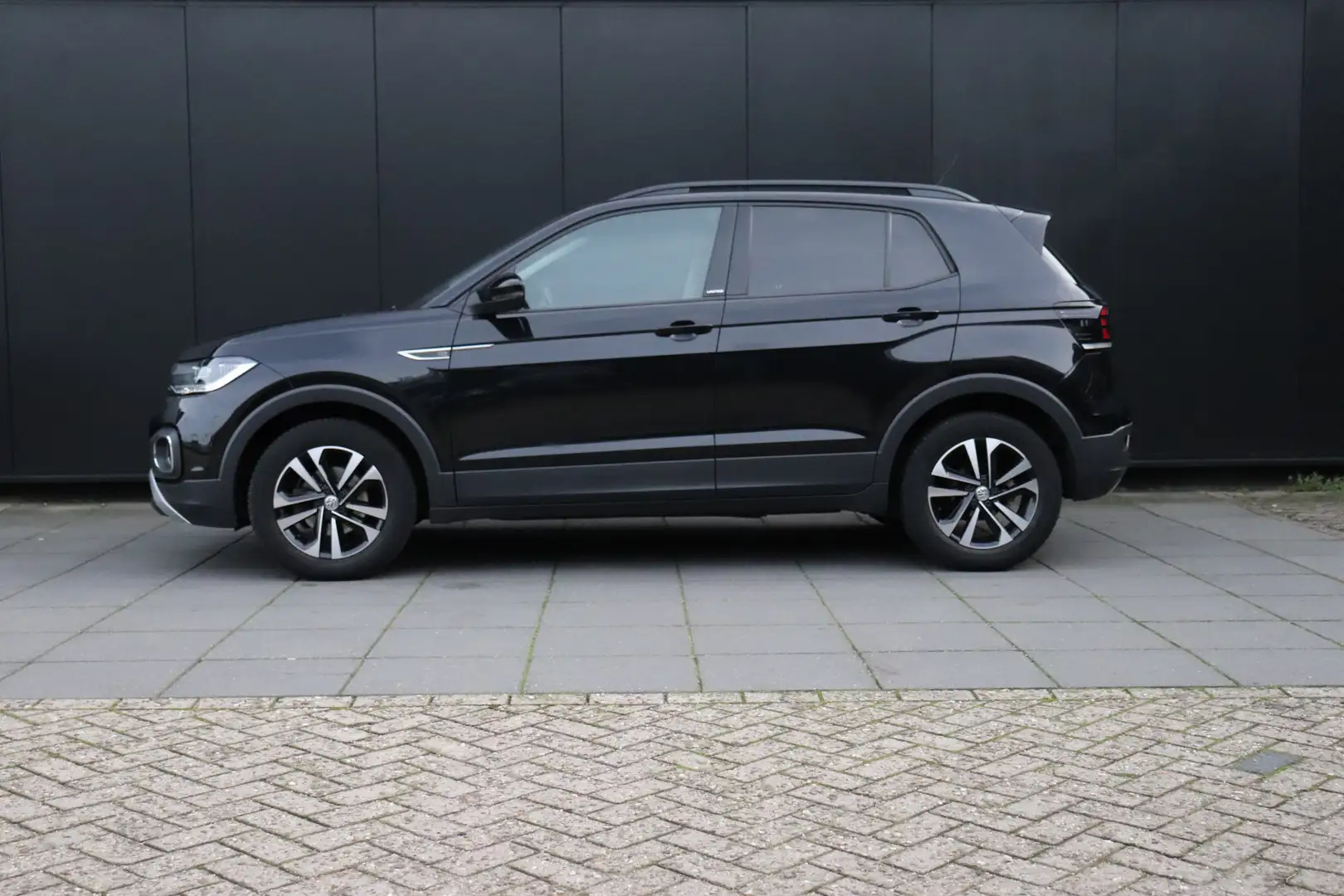 Volkswagen T-Cross 1.0 TSI Style Business R | DSG | VIRTUAL-COCKPIT | Zwart - 2