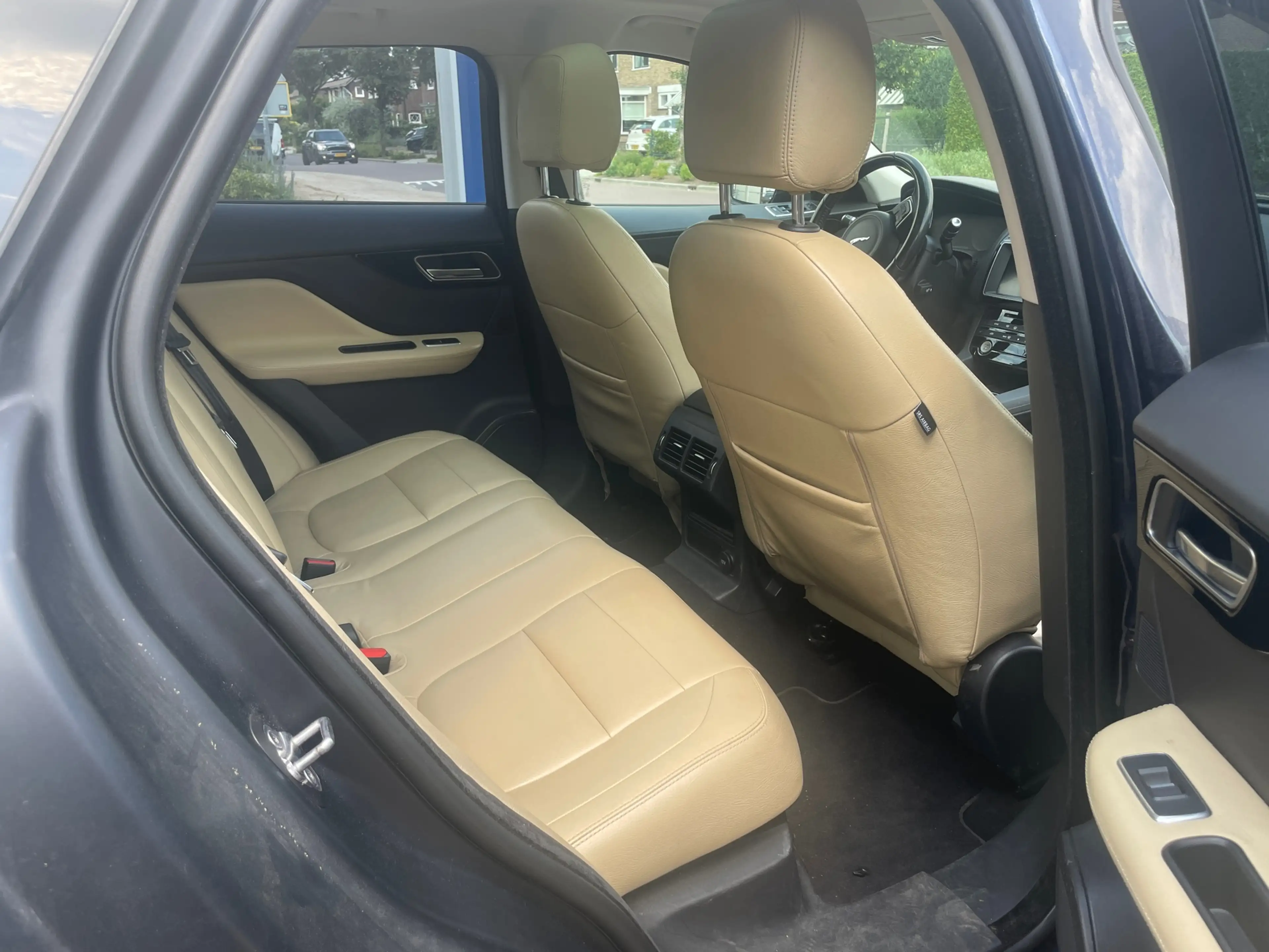 Jaguar F-Pace 2.0 Portfolio 20d — photo 10