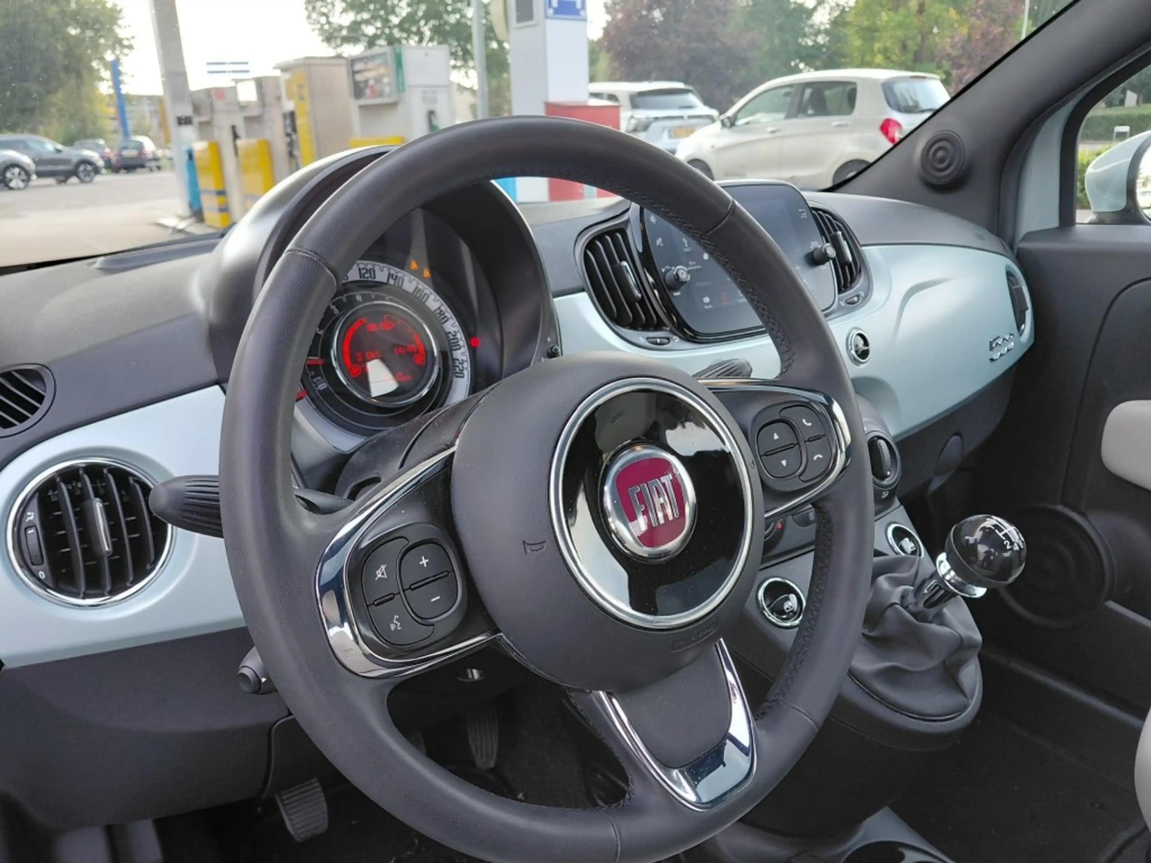 Fiat 500 1.0 HYBRID DOLCEVITA PANORAMADAK CRUISE — photo 4