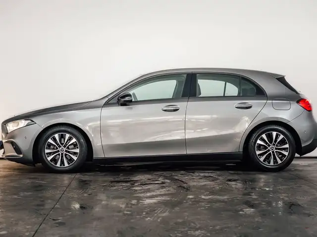 Mercedes-Benz A view 2