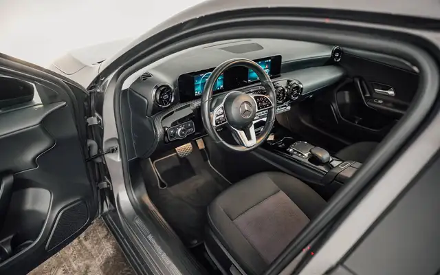 Mercedes-Benz A view 14