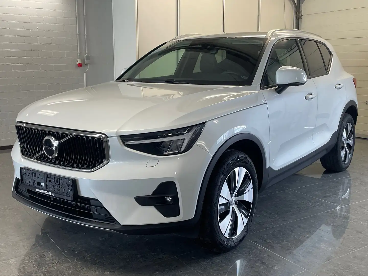 Volvo XC40 B3 163PK MHEV Core "LEDER/Camera/ACC" Blanco - 1