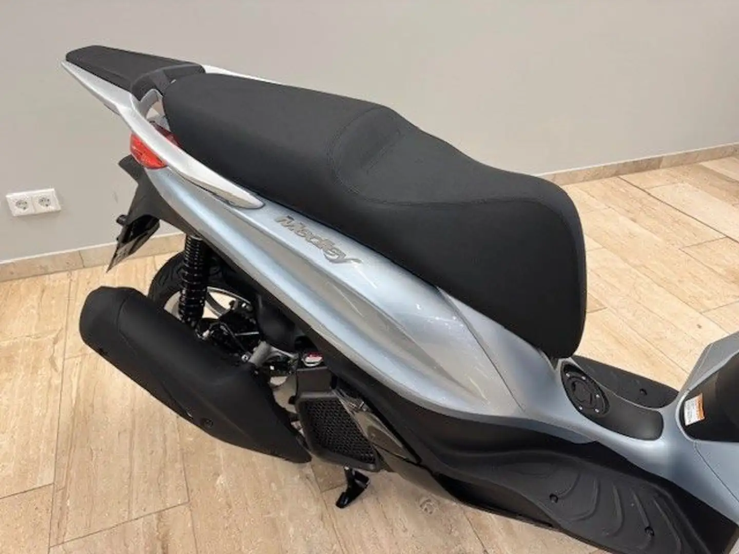 Piaggio Medley 125 E5+ ---Hauspreis Gri - 2