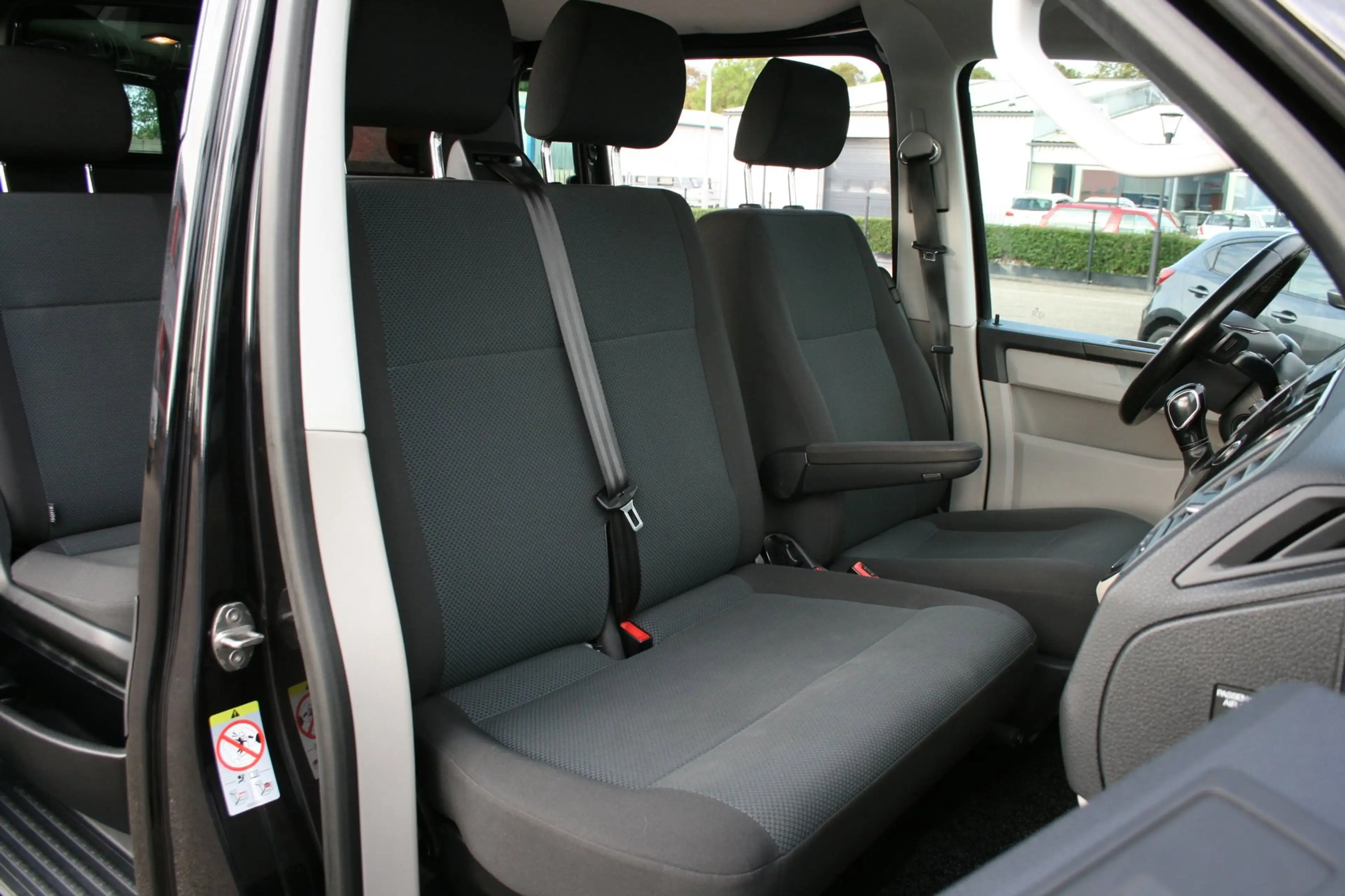 Volkswagen Transporter 2.0 TDI L2H1 DC Highline / 6 persoons — photo 10