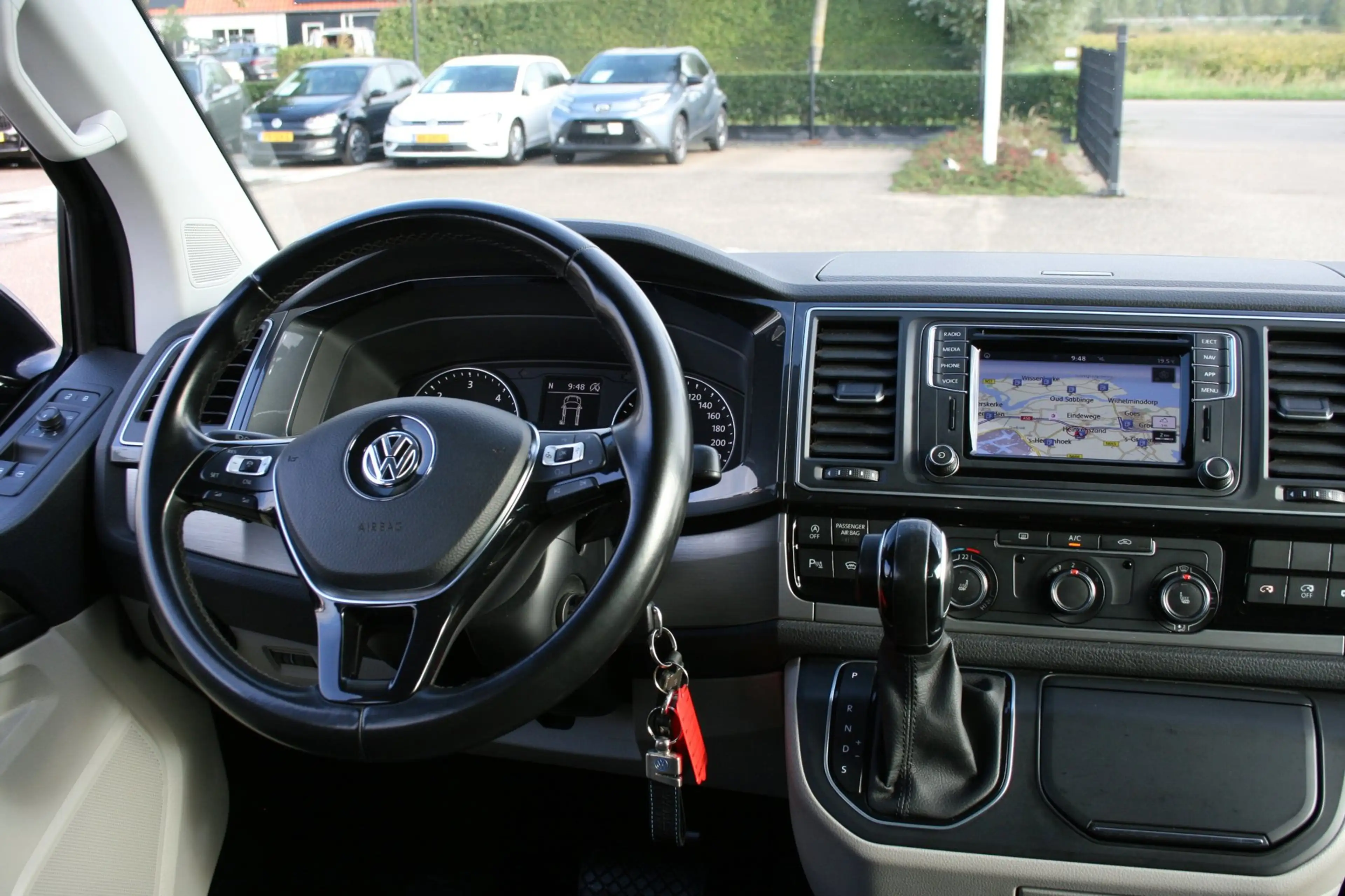 Volkswagen Transporter 2.0 TDI L2H1 DC Highline / 6 persoons — photo 12