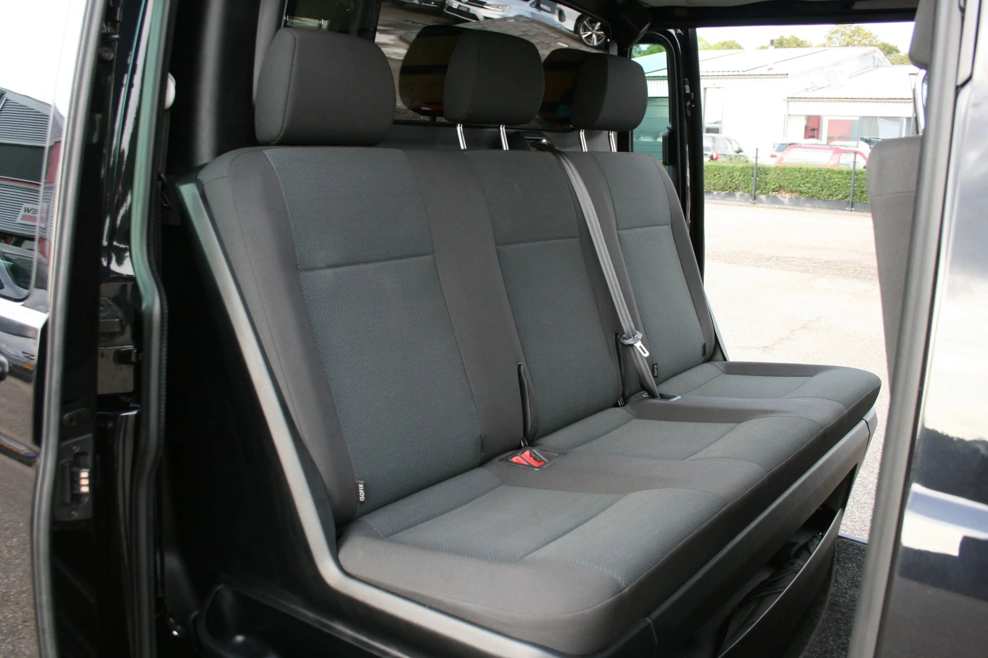 Volkswagen Transporter 2.0 TDI L2H1 DC Highline / 6 persoons — photo 9