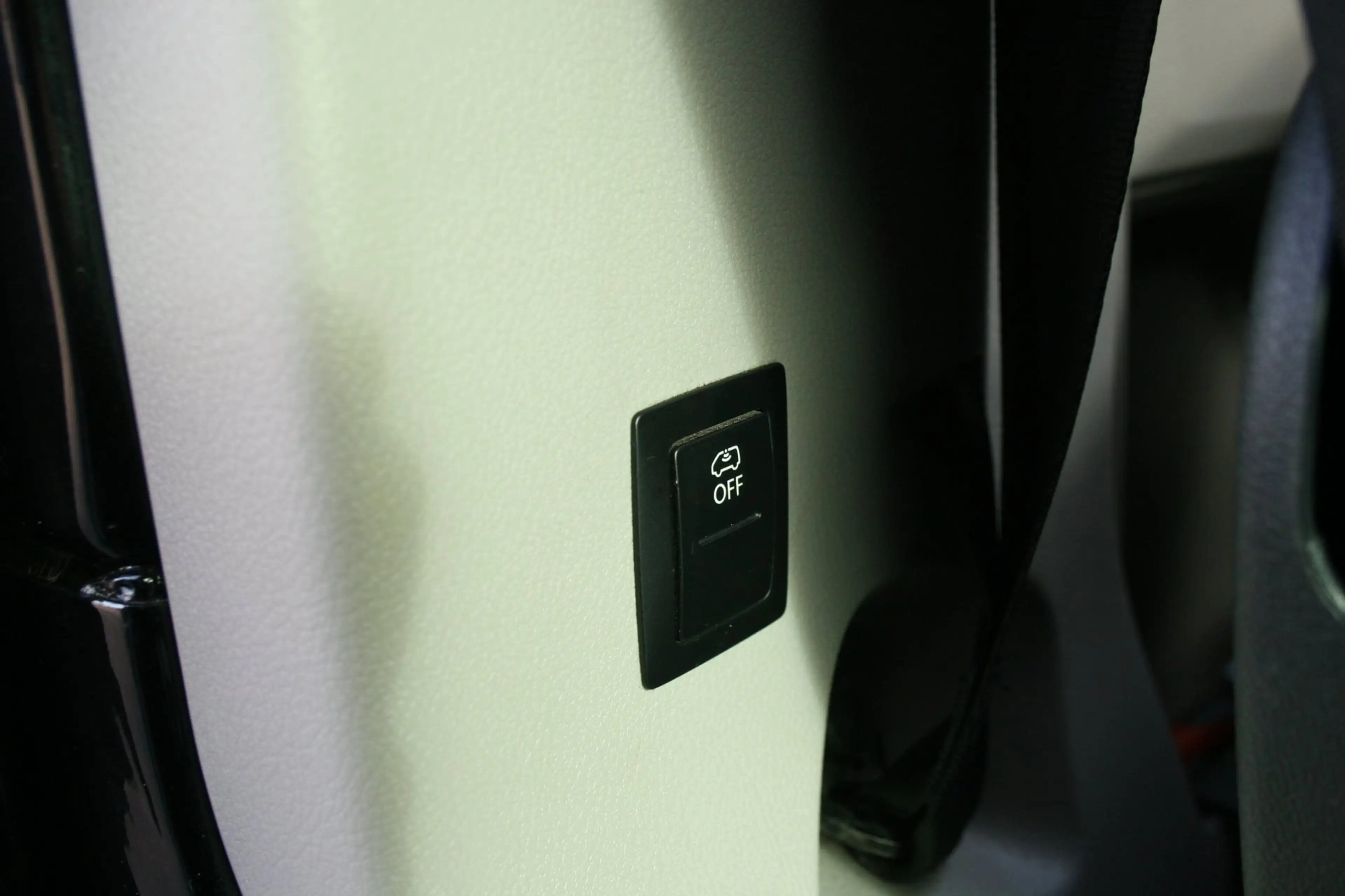 Volkswagen Transporter 2.0 TDI L2H1 DC Highline / 6 persoons — photo 32