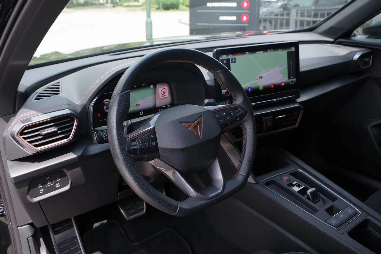 CUPRA Formentor 1.4 e-Hybrid VZ Performance PHEV, Groot-Navigatie, Zwart - 2