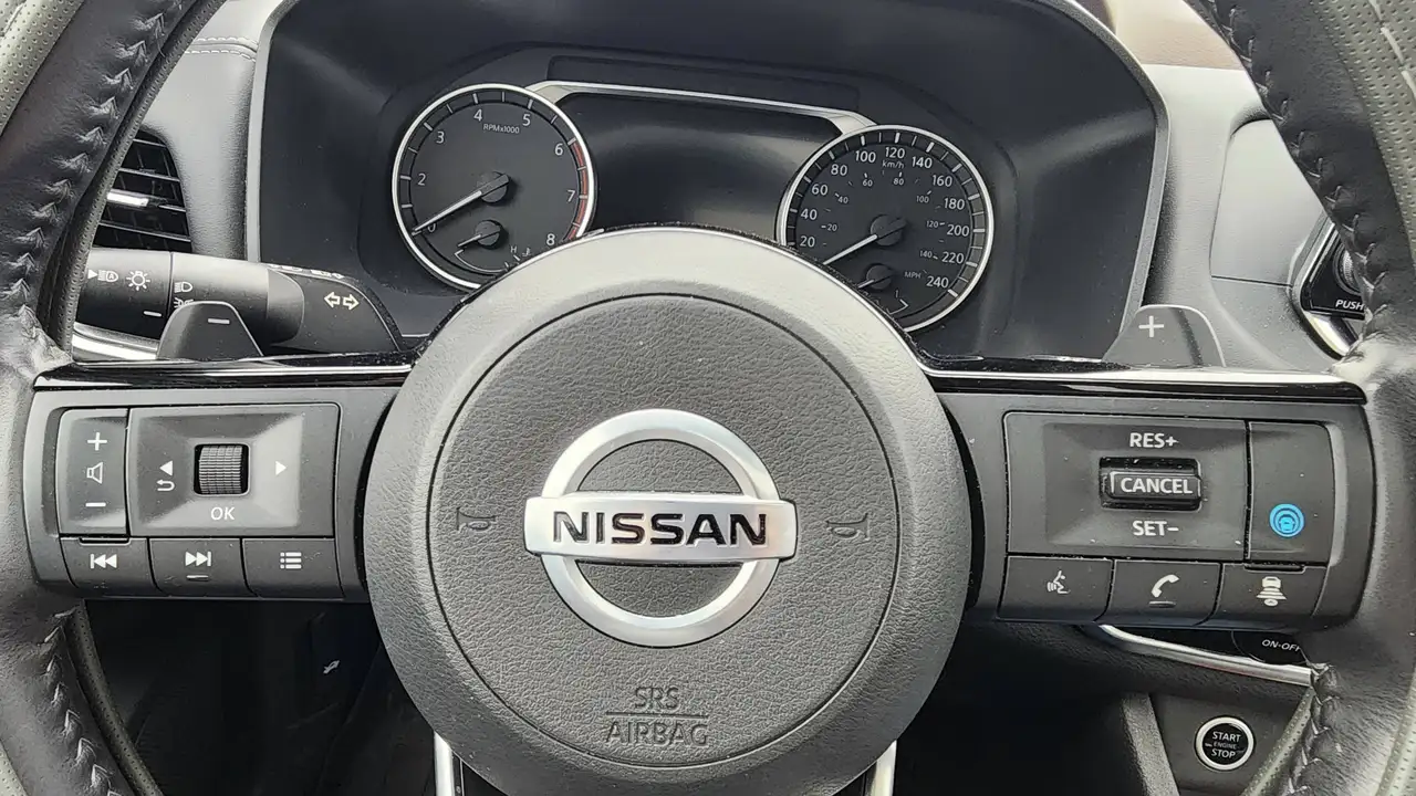 Nissan Rogue снимка Nissan Rogue