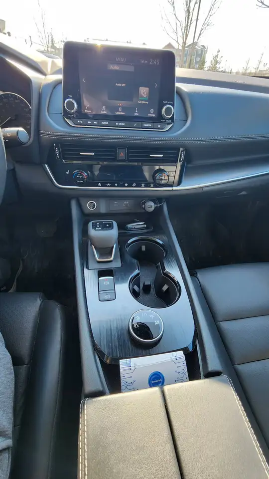 Nissan Rogue снимка Nissan Rogue