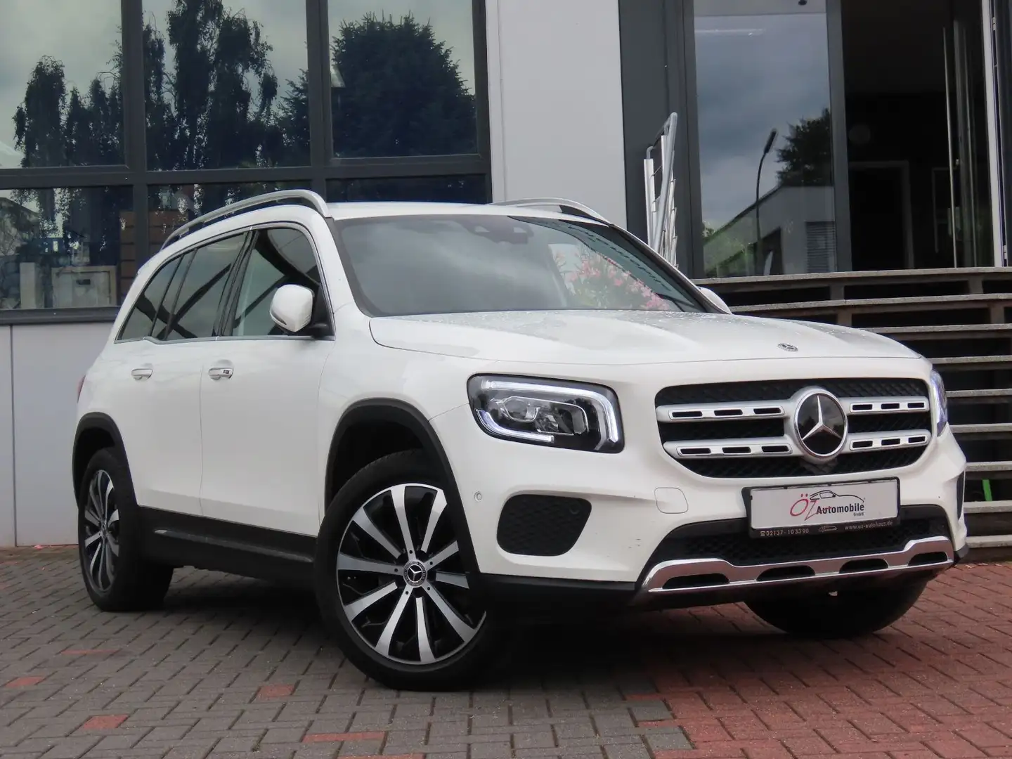 Mercedes-Benz GLB 220 d 4MATIC Autom. Navi Sitzheizung Leder Blanc - 1