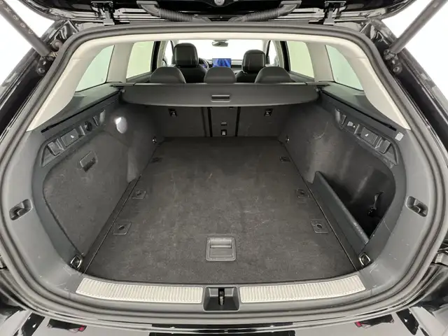Skoda Superb view 23