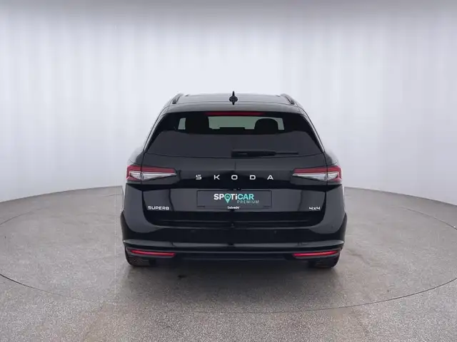 Skoda Superb view 5