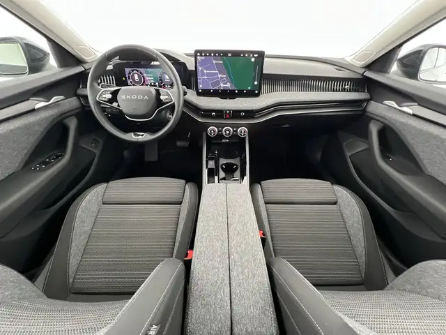 Skoda Superb view 8