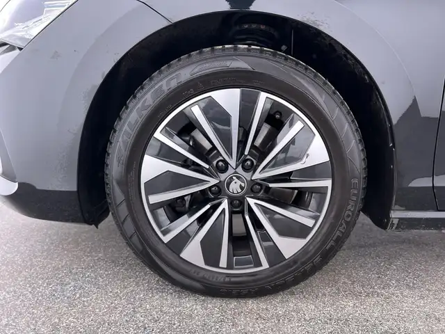 Skoda Superb view 7