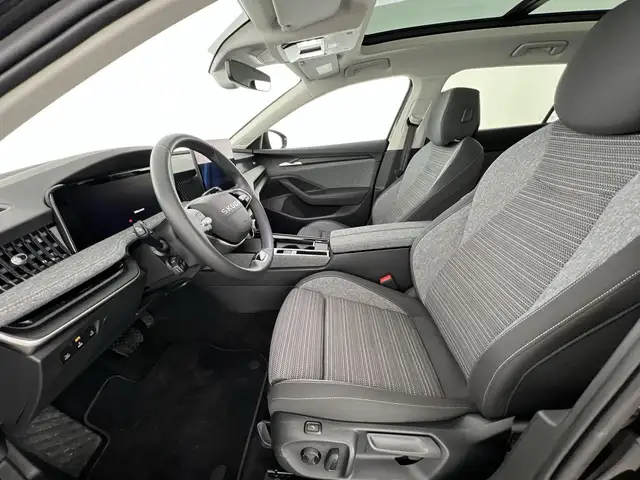 Skoda Superb view 9