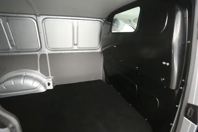 Volkswagen Transporter view 24