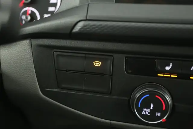 Volkswagen Transporter view 19