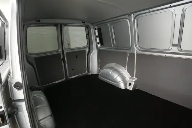 Volkswagen Transporter view 23