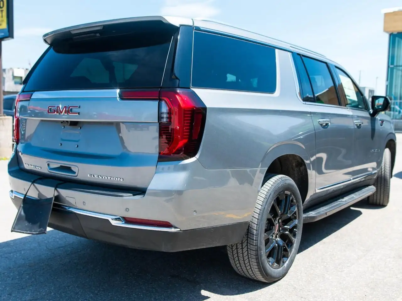 GMC Yukon снимка GMC Yukon