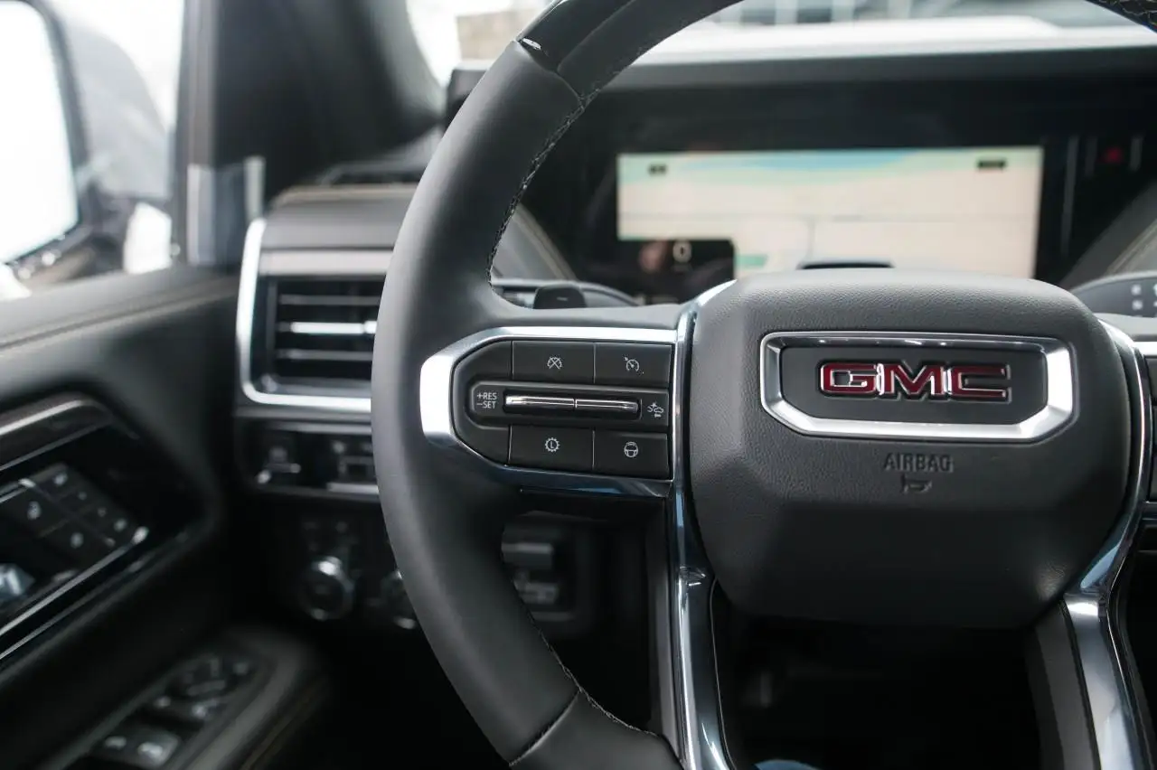 GMC Yukon снимка GMC Yukon