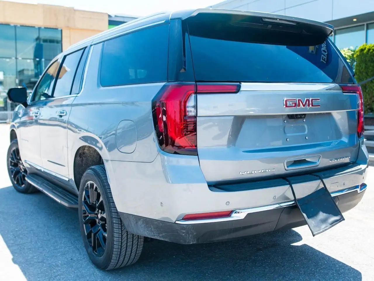 GMC Yukon снимка GMC Yukon