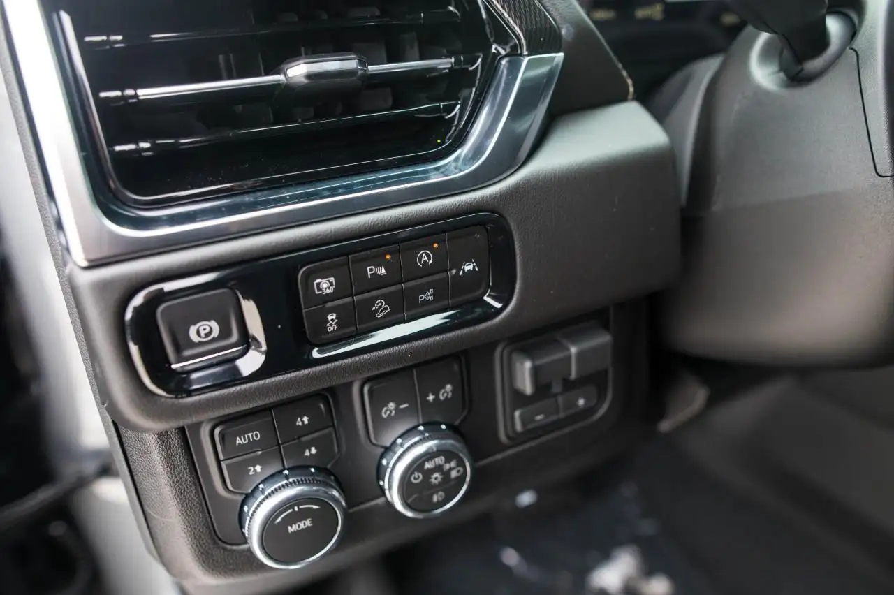 GMC Yukon снимка GMC Yukon