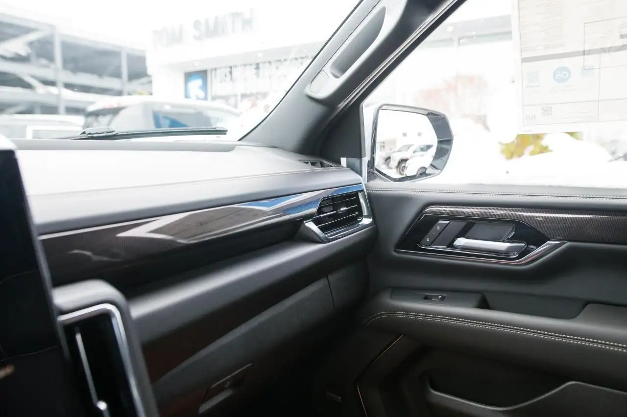 GMC Yukon снимка GMC Yukon