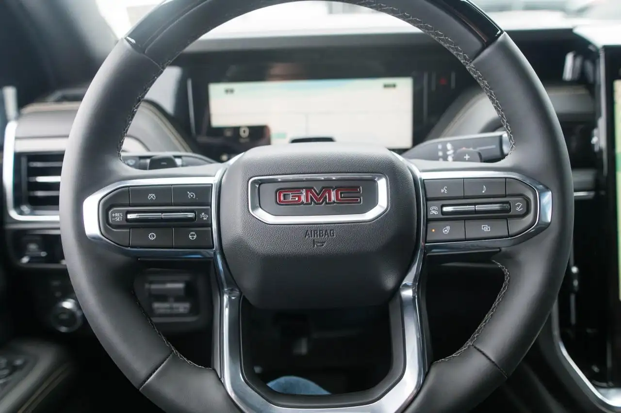 GMC Yukon снимка GMC Yukon