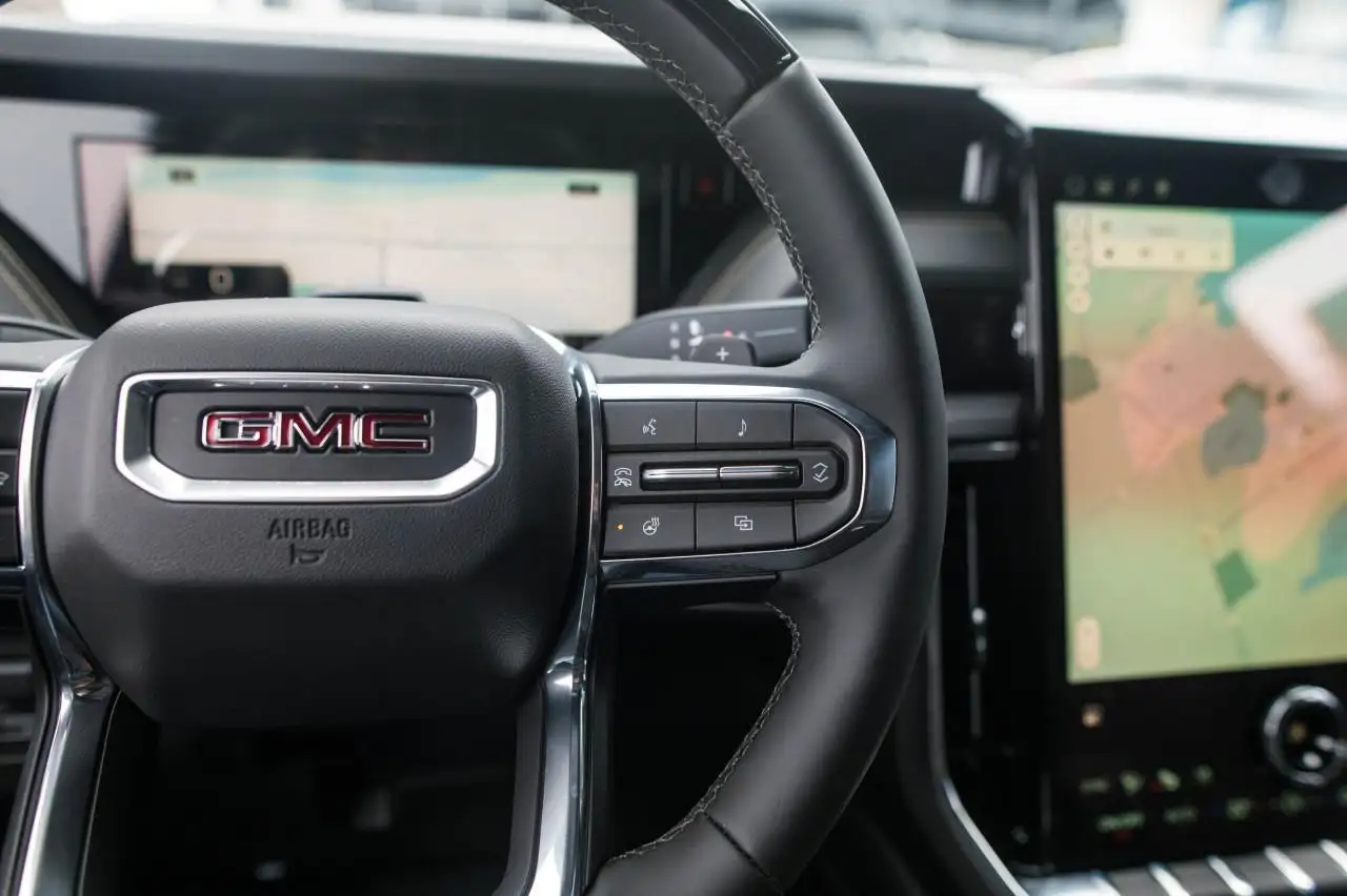 GMC Yukon снимка GMC Yukon