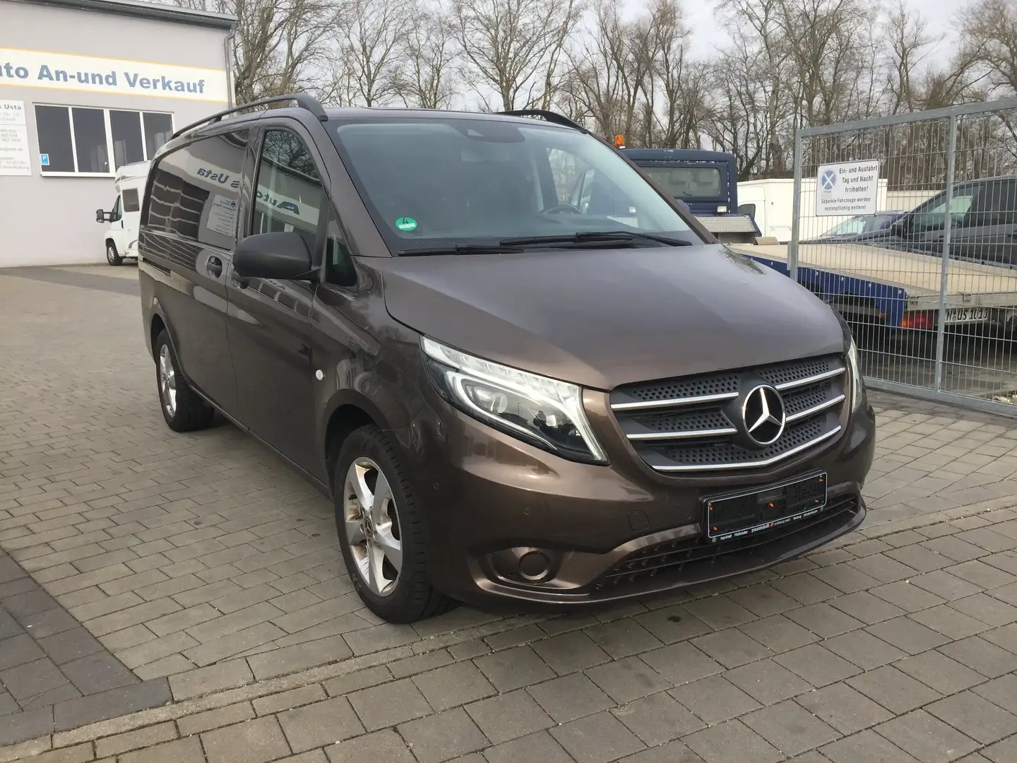Mercedes-Benz Vito 119 CDI (BlueTEC)  MIX Lang Aut. Bruin - 1