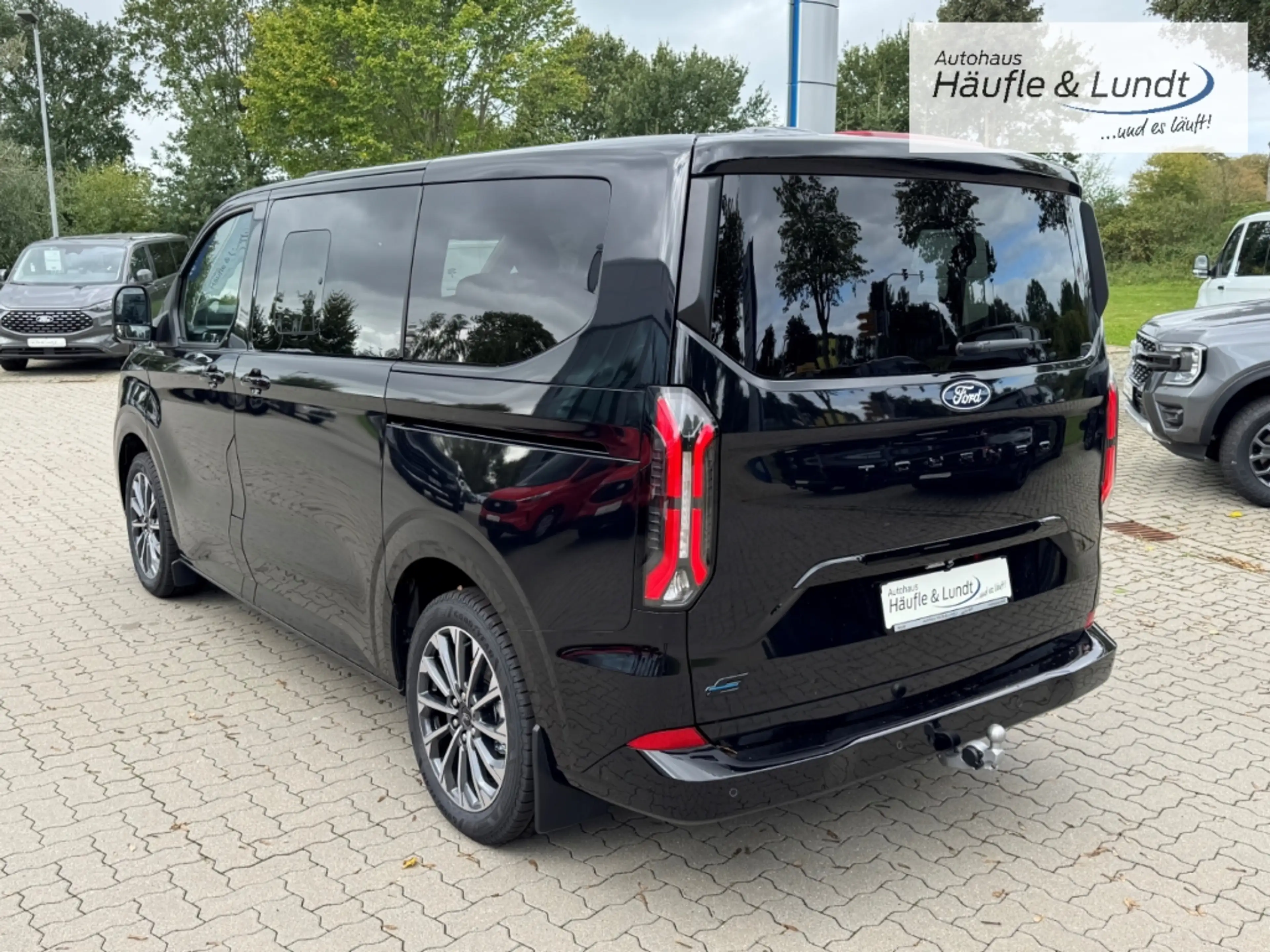 Ford Tourneo Custom BEV L1 TitaniumX 218PS RWD -Exkl.Paket-MatrixLED- — photo 4
