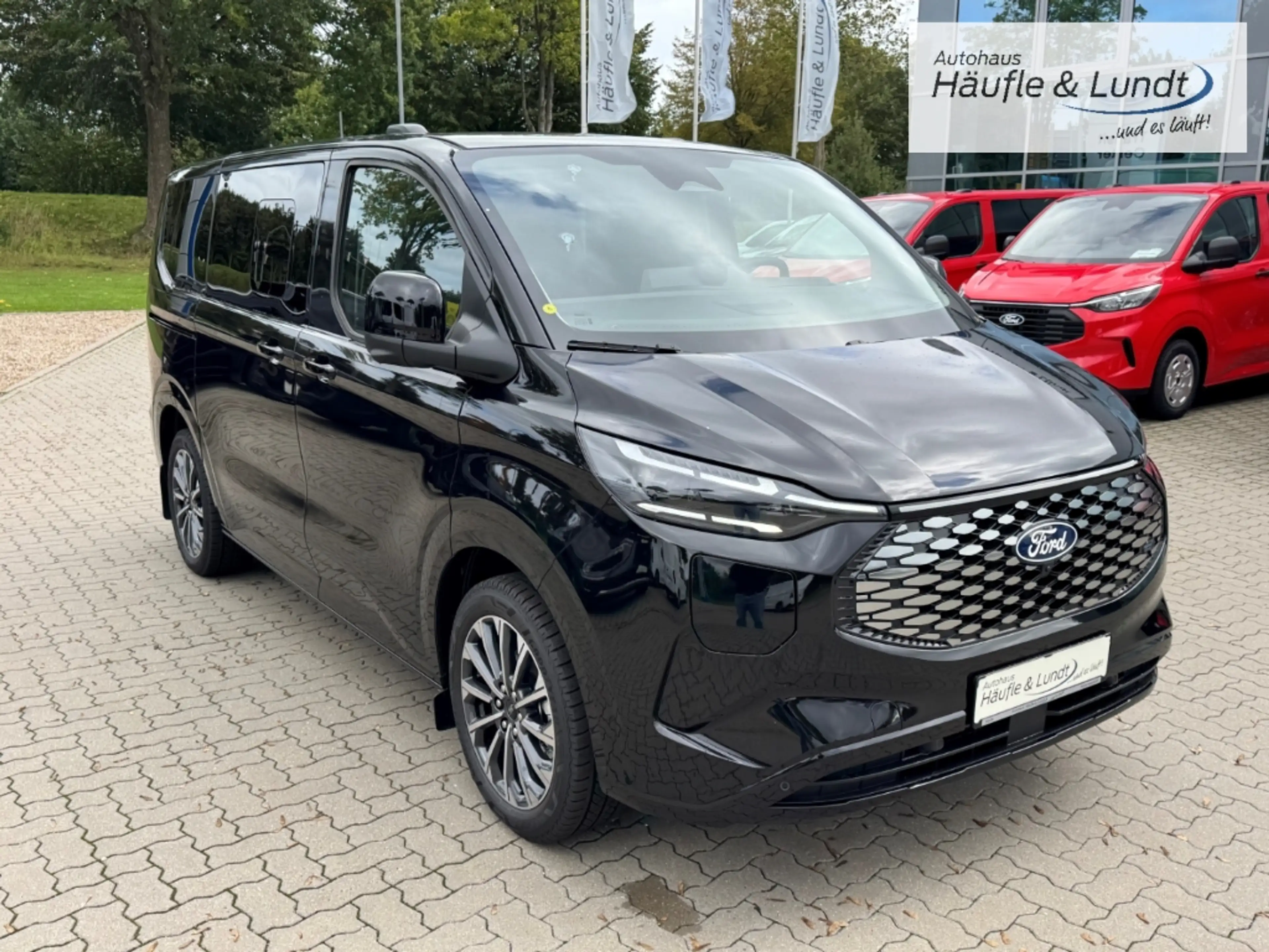 Ford Tourneo Custom BEV L1 TitaniumX 218PS RWD -Exkl.Paket-MatrixLED- — photo 2