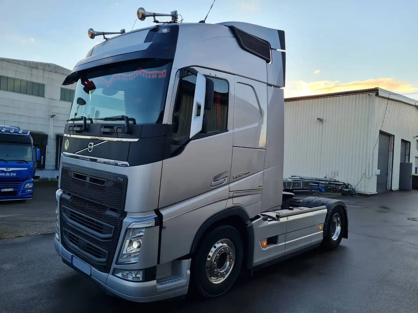 Volvo Volvo 500 FH Globetrotter. Grau - 1