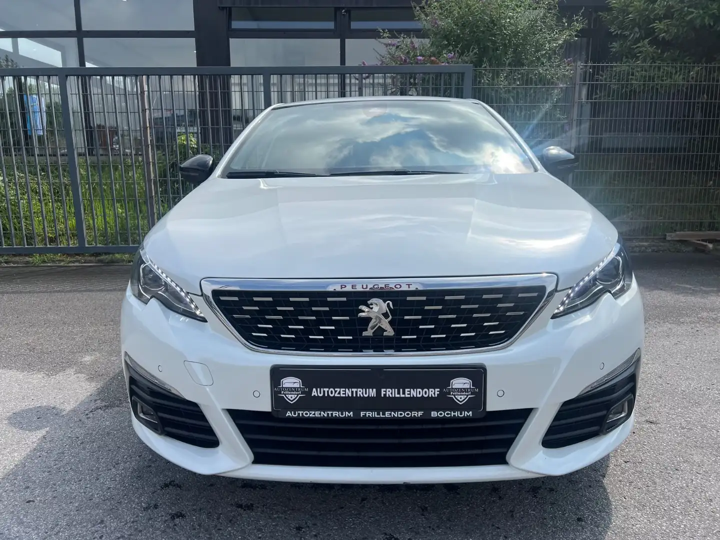 Peugeot 308 GT Line/AUTOMATIK/NAVI/KAMERA/LED!!! Weiß - 2
