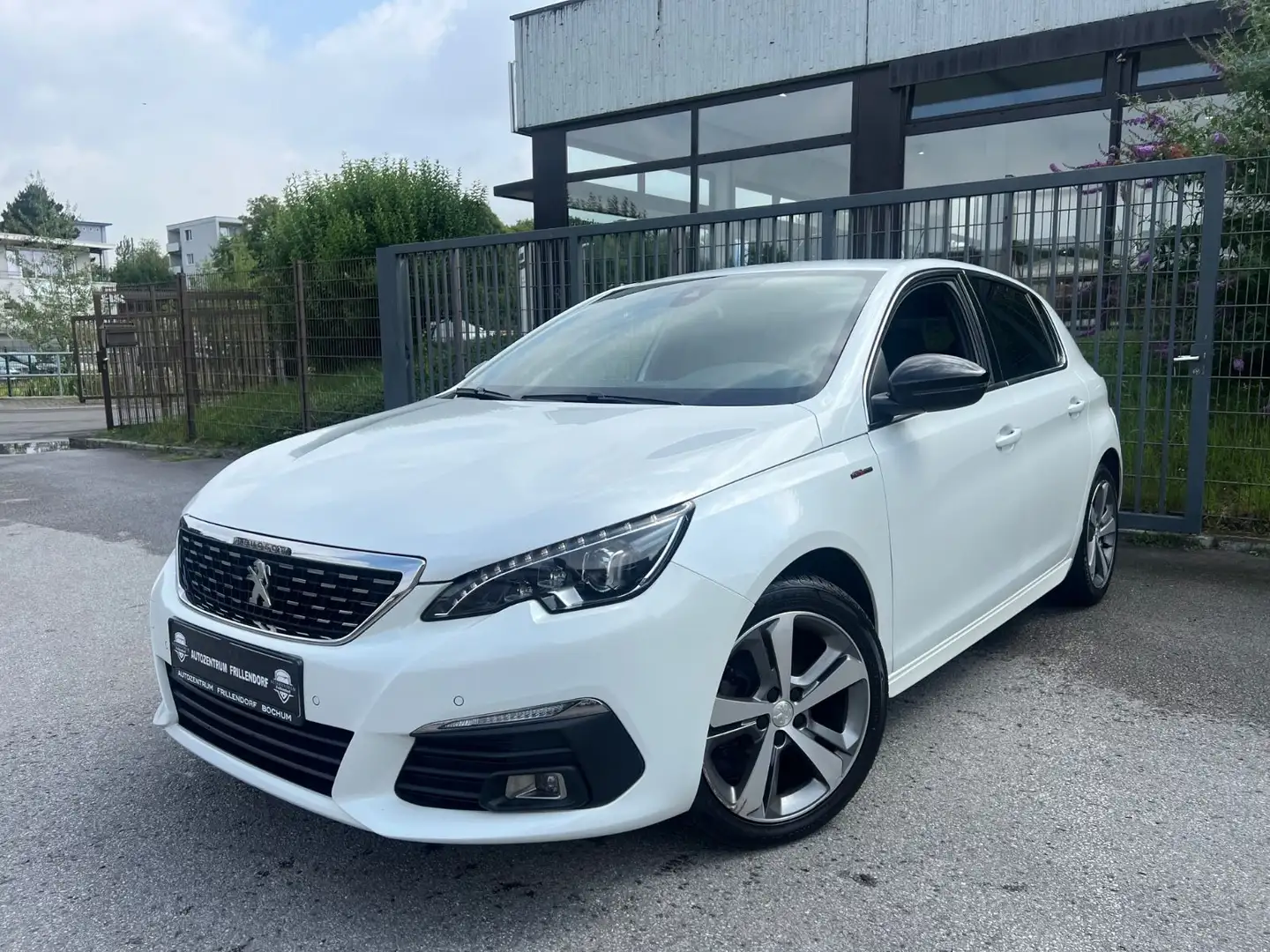 Peugeot 308 GT Line/AUTOMATIK/NAVI/KAMERA/LED!!! Weiß - 1