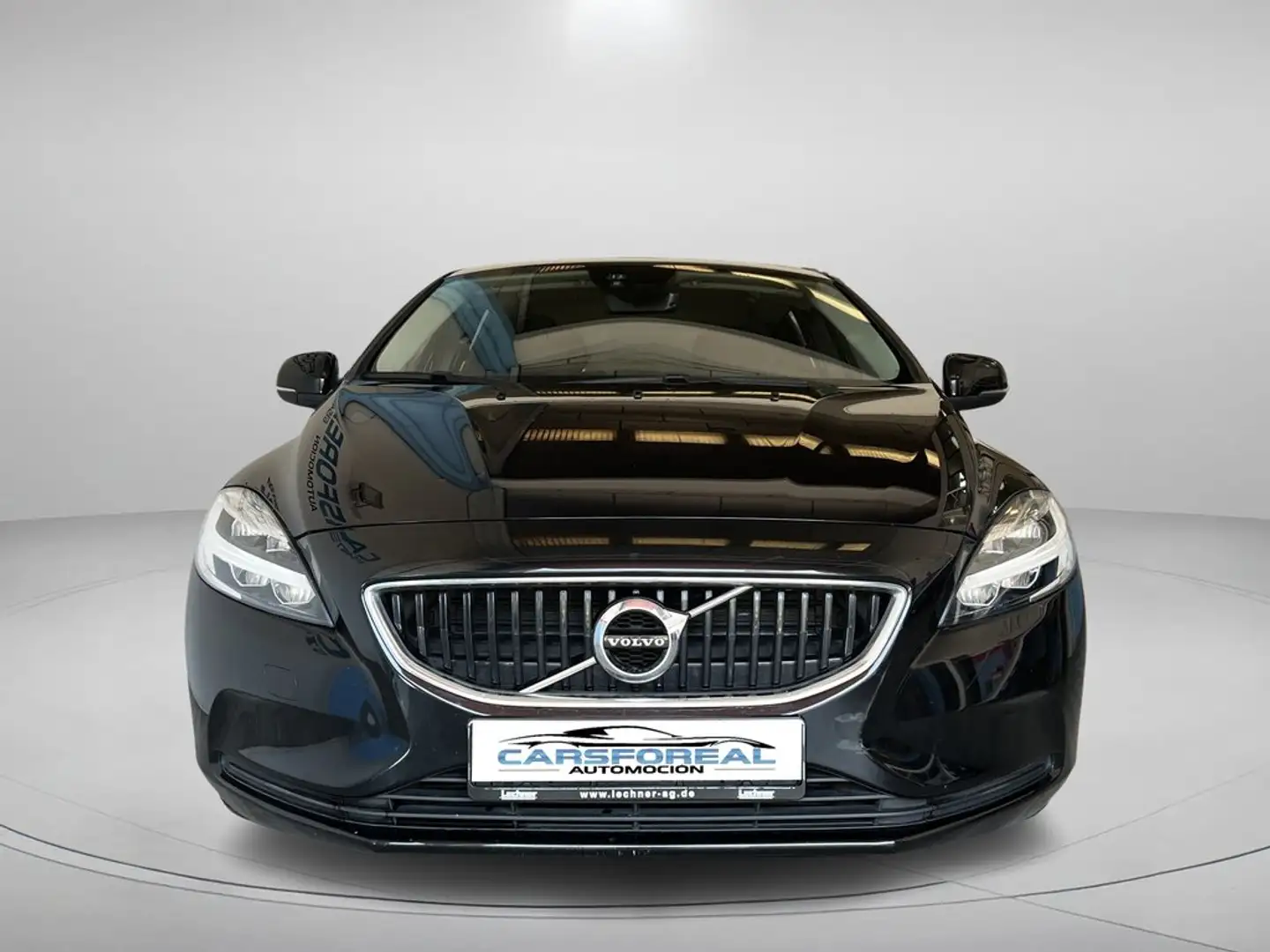 Volvo V40 2.0 D2 Momentum Auto Schwarz - 2