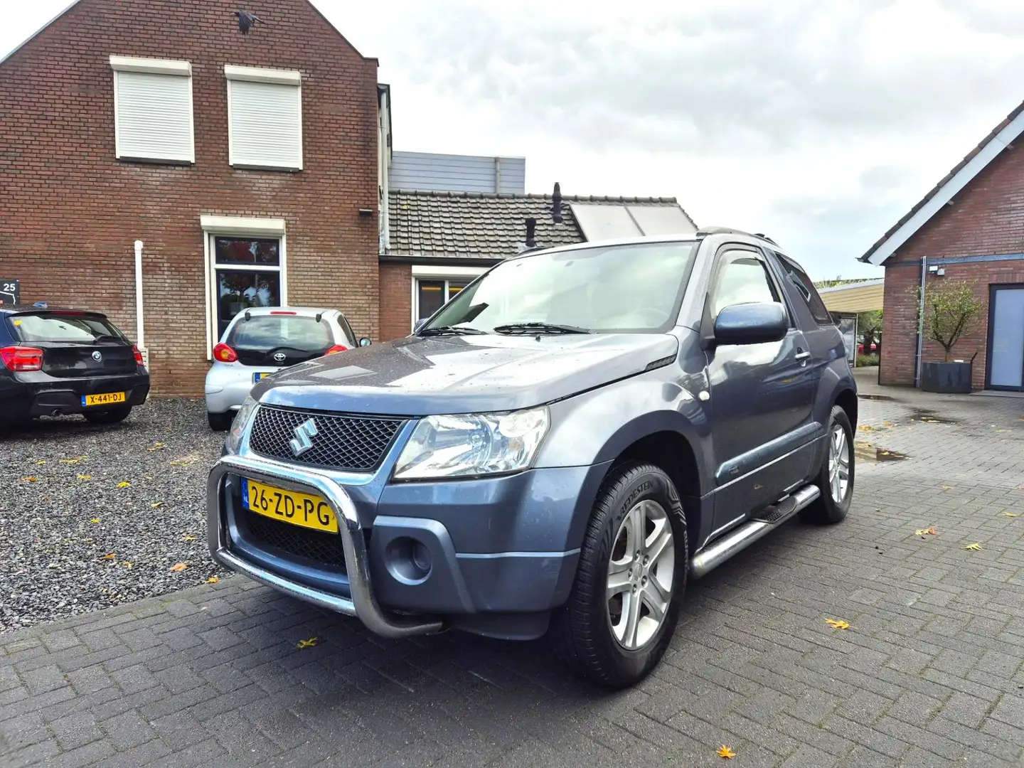 Suzuki Grand Vitara 1.6-16V JLX 4x4 Airco Bulbar Sidesteps Grijs - 2