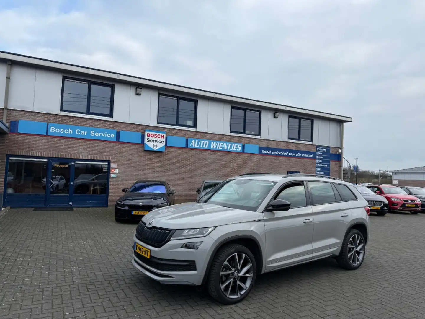 Skoda Kodiaq 1.5 TSI DSG 110kw | Sportline Business | Navi Grijs - 2