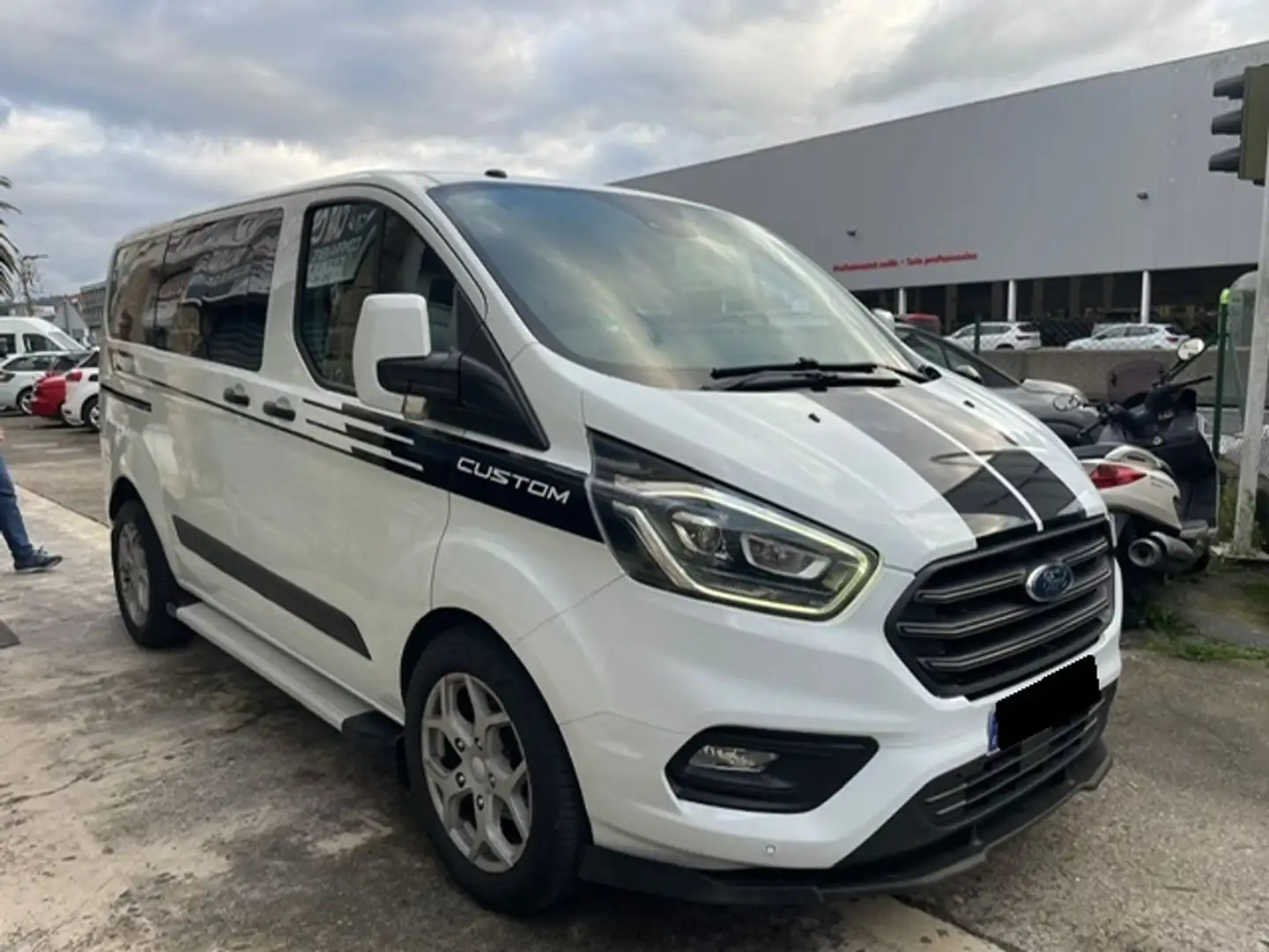 Ford Tourneo Custom 2.0TDCI Titanium 130 17´´ Blanco - 1